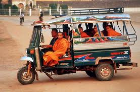 Package tours from Luang Phrabang to Vientiane
